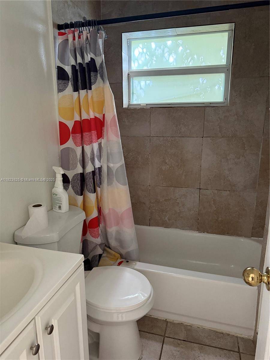 Fort Lauderdale, FL 33311,640 NW 10th Ter #5