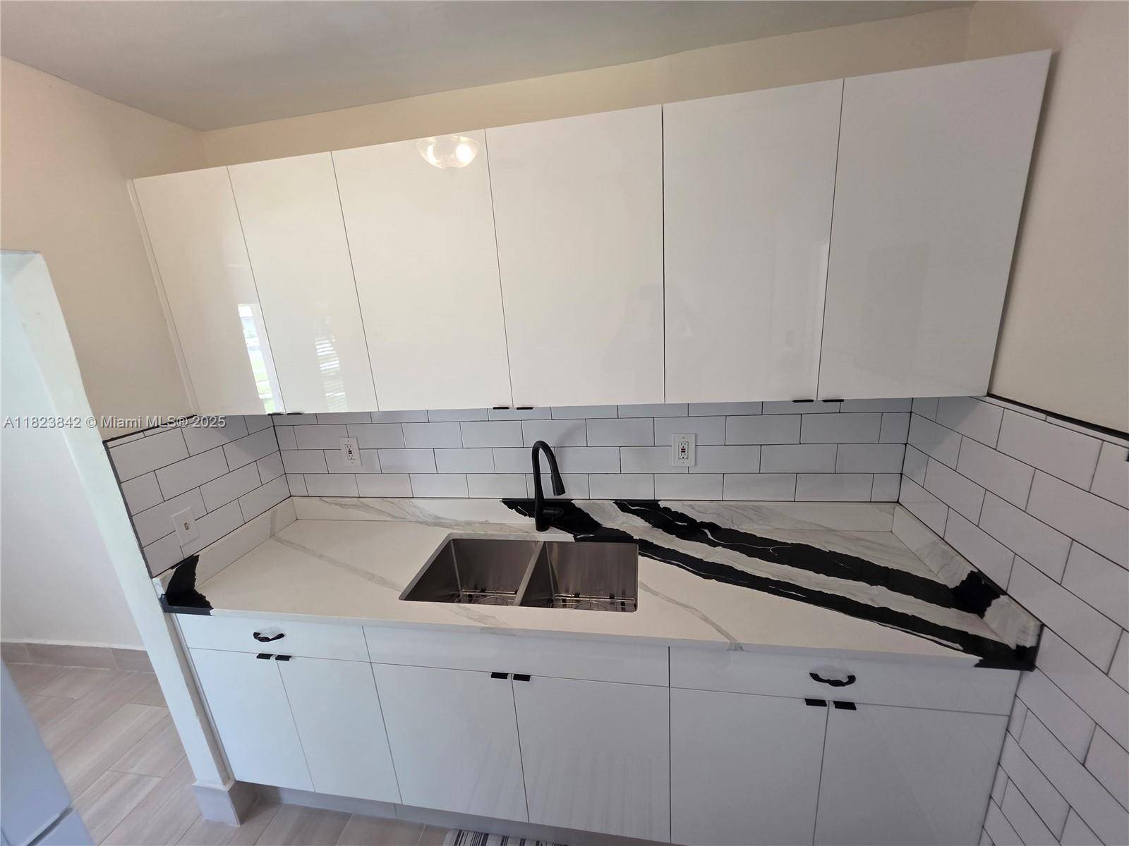 120 NE 10th Ave #3, Hallandale Beach, FL 33009