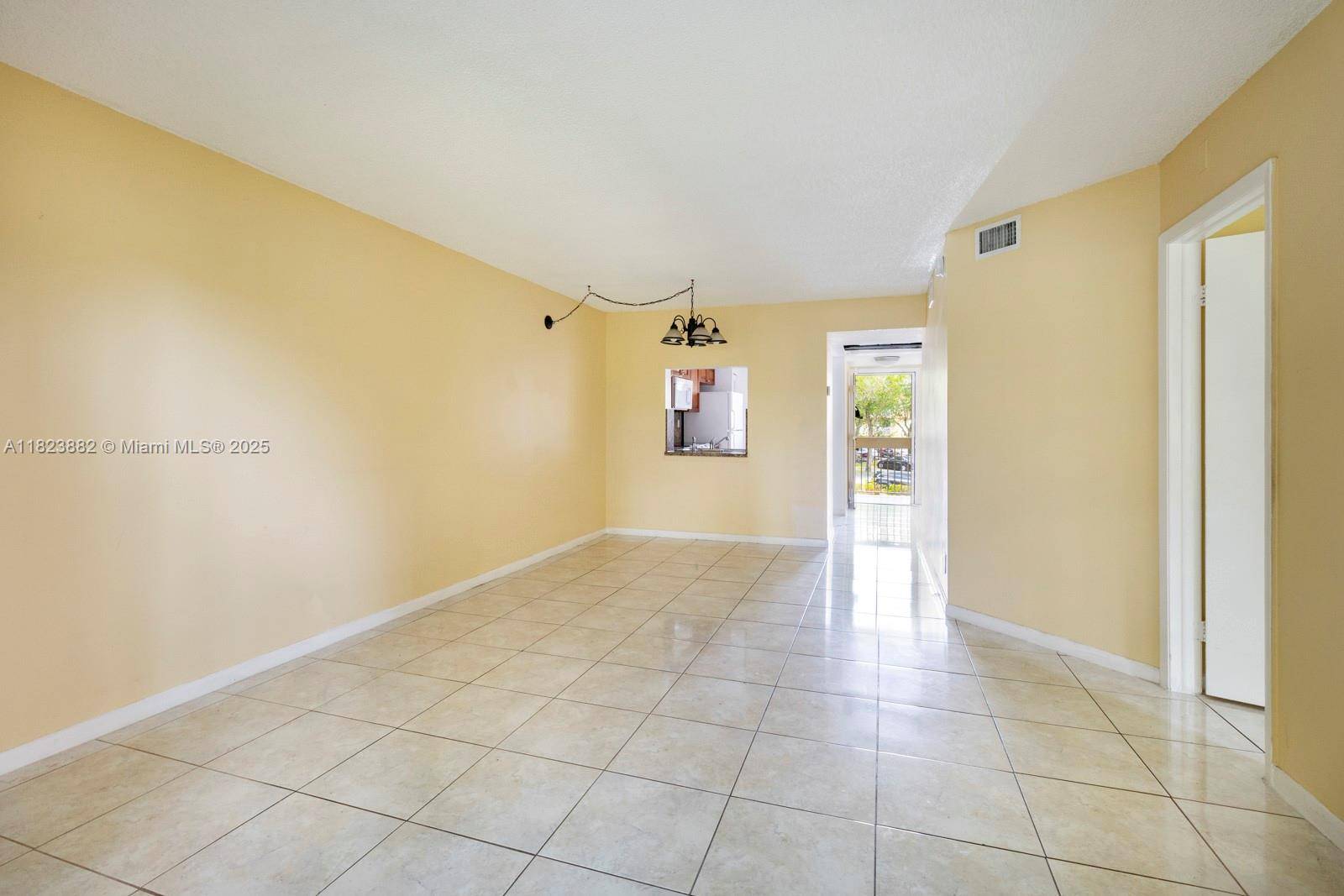 Coral Springs, FL 33065,9000 NW 28th Dr #1-201