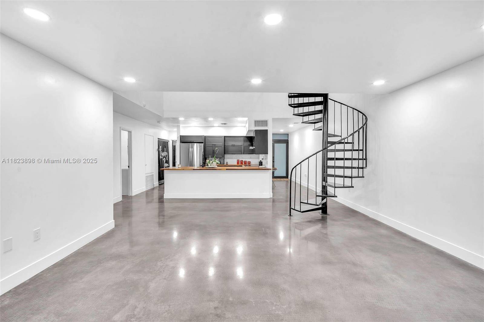 Miami Lakes, FL 33014,6984 Greentree Ln #6984