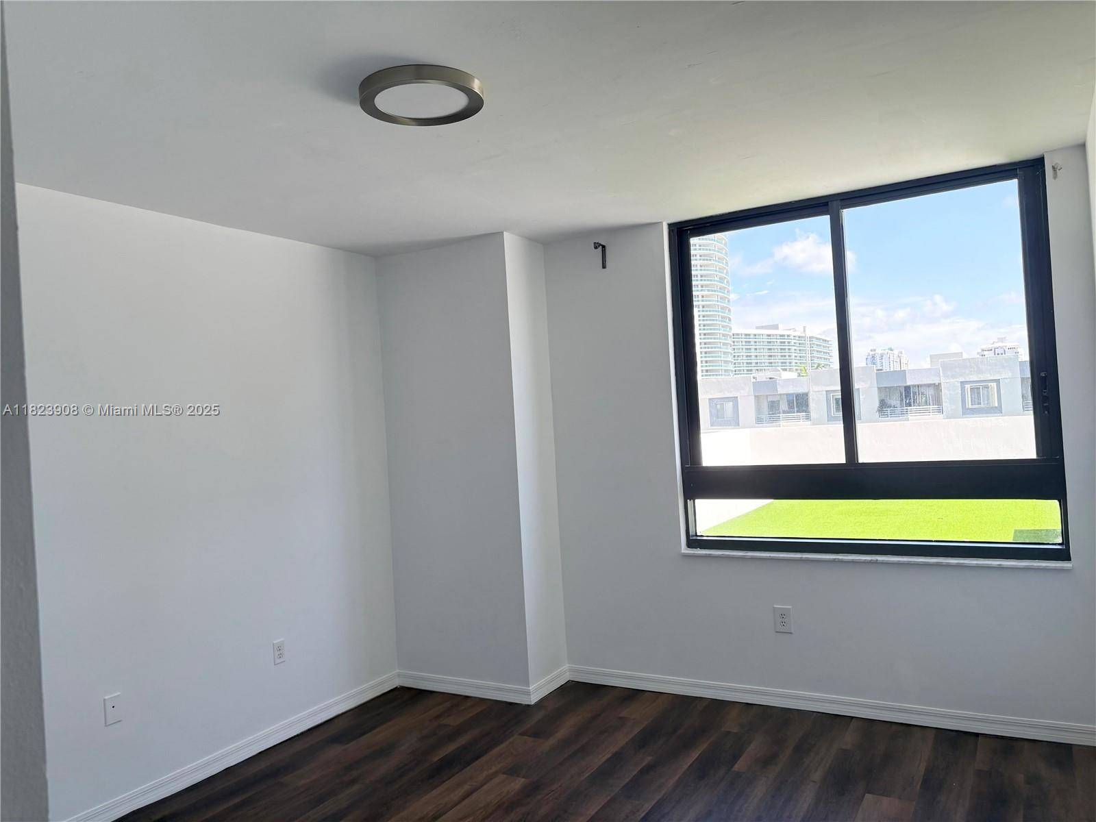 Miami Beach, FL 33139,1330 West Ave #413