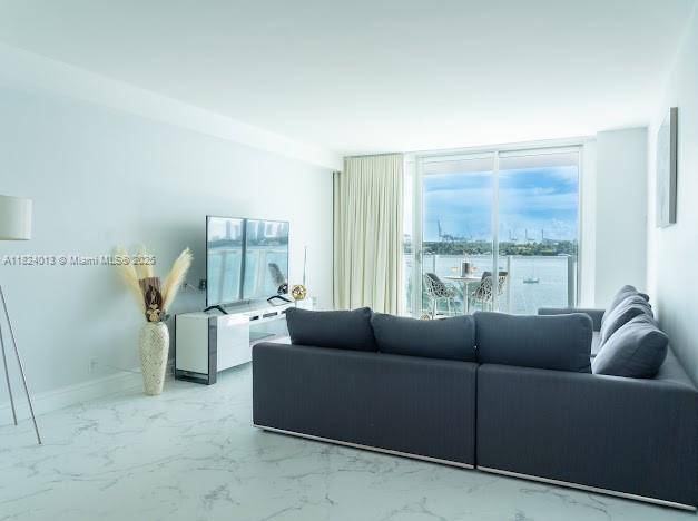 Miami Beach, FL 33139,1100 West Ave #510