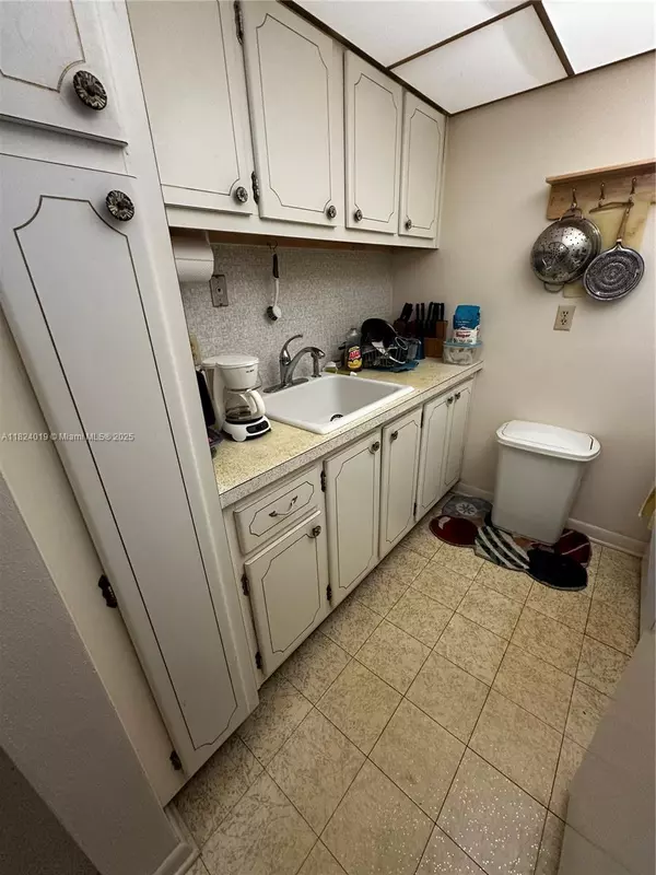 Fort Lauderdale, FL 33308,Address not disclosed
