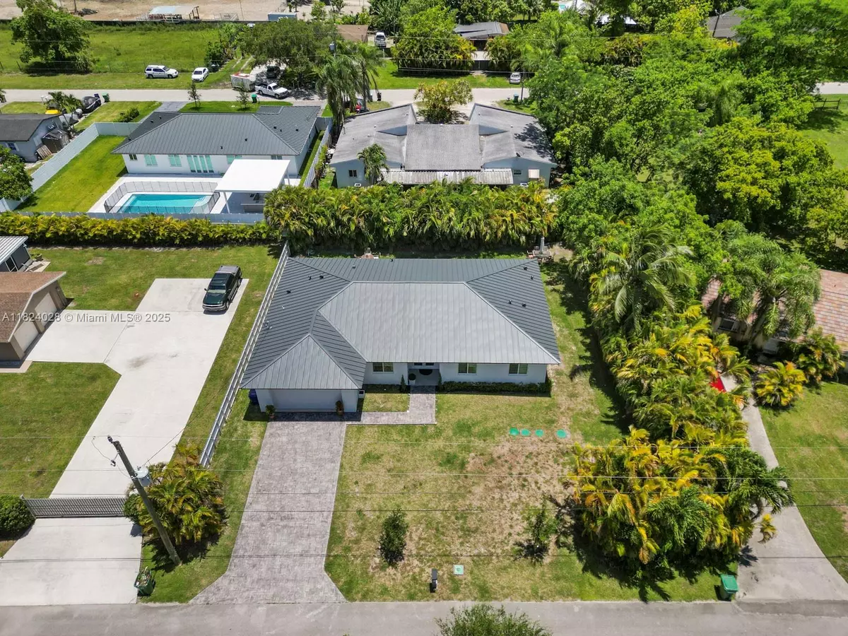 Miami, FL 33187,18100 SW 175th St