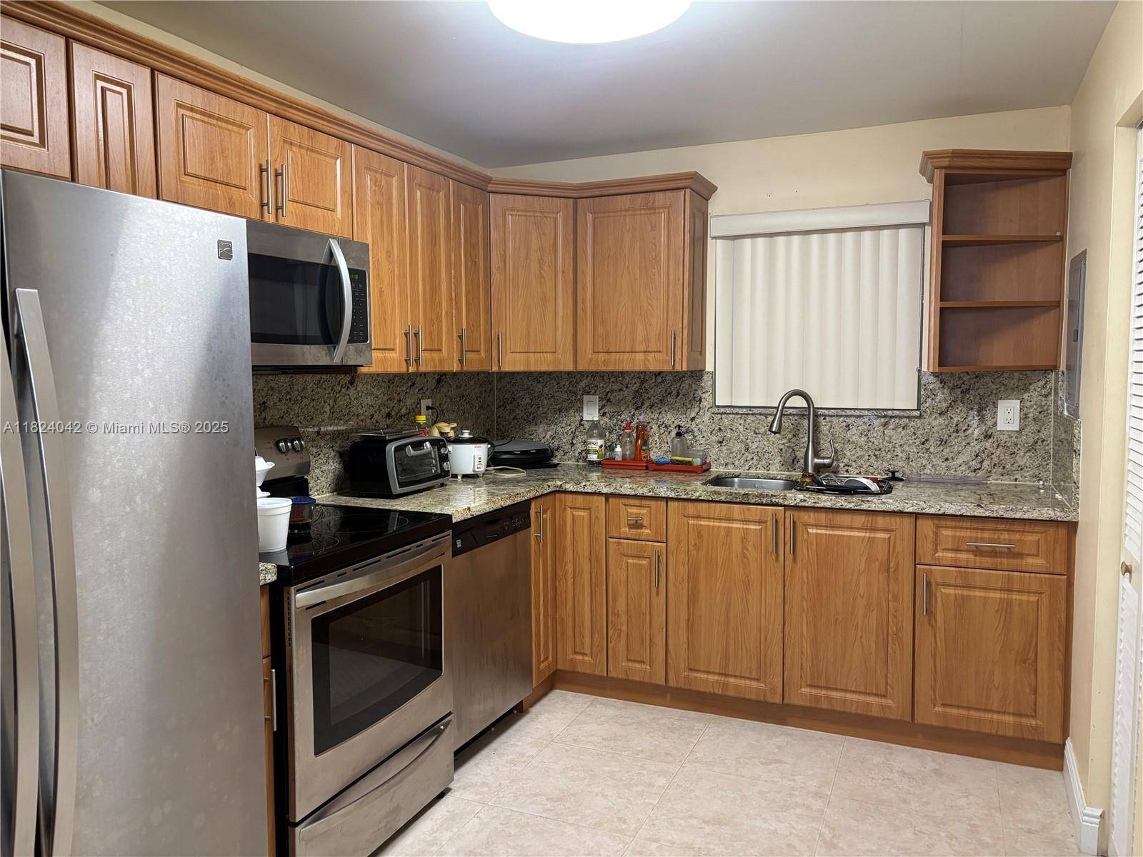Hialeah, FL 33012,1635 W 44th Pl #509