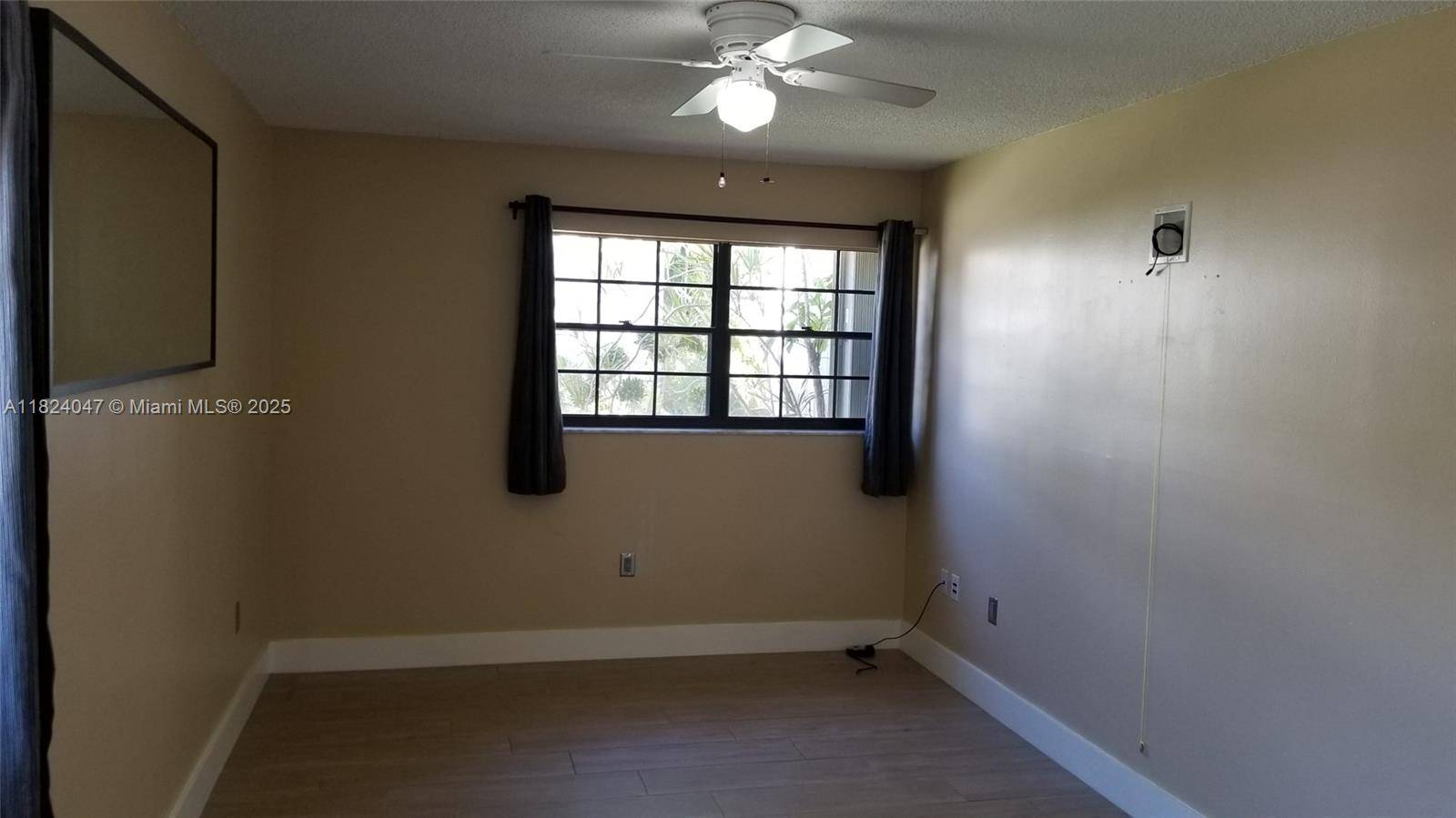 Miami, FL 33179,815 NE 199th St #104