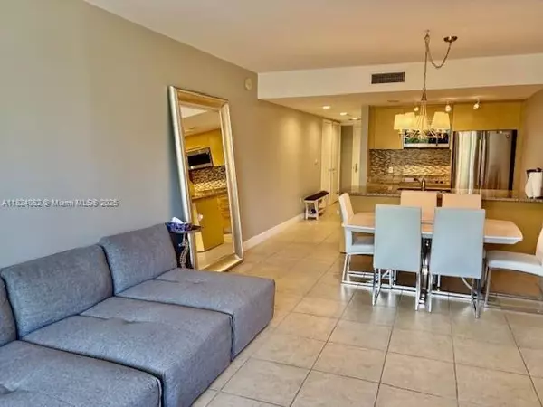 Hallandale Beach, FL 33009,1800 S Ocean Dr #406