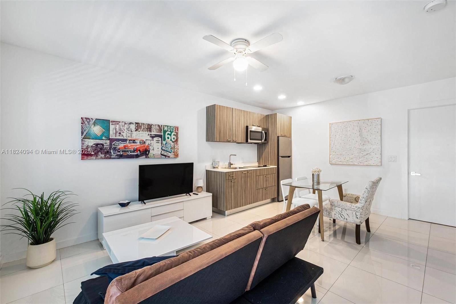 Miami Beach, FL 33139,1419 West Ave #201