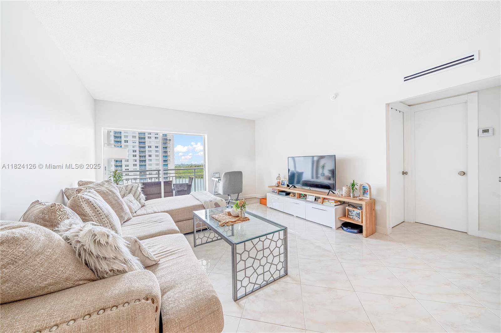 Sunny Isles Beach, FL 33160,400 Kings Point Dr #1222
