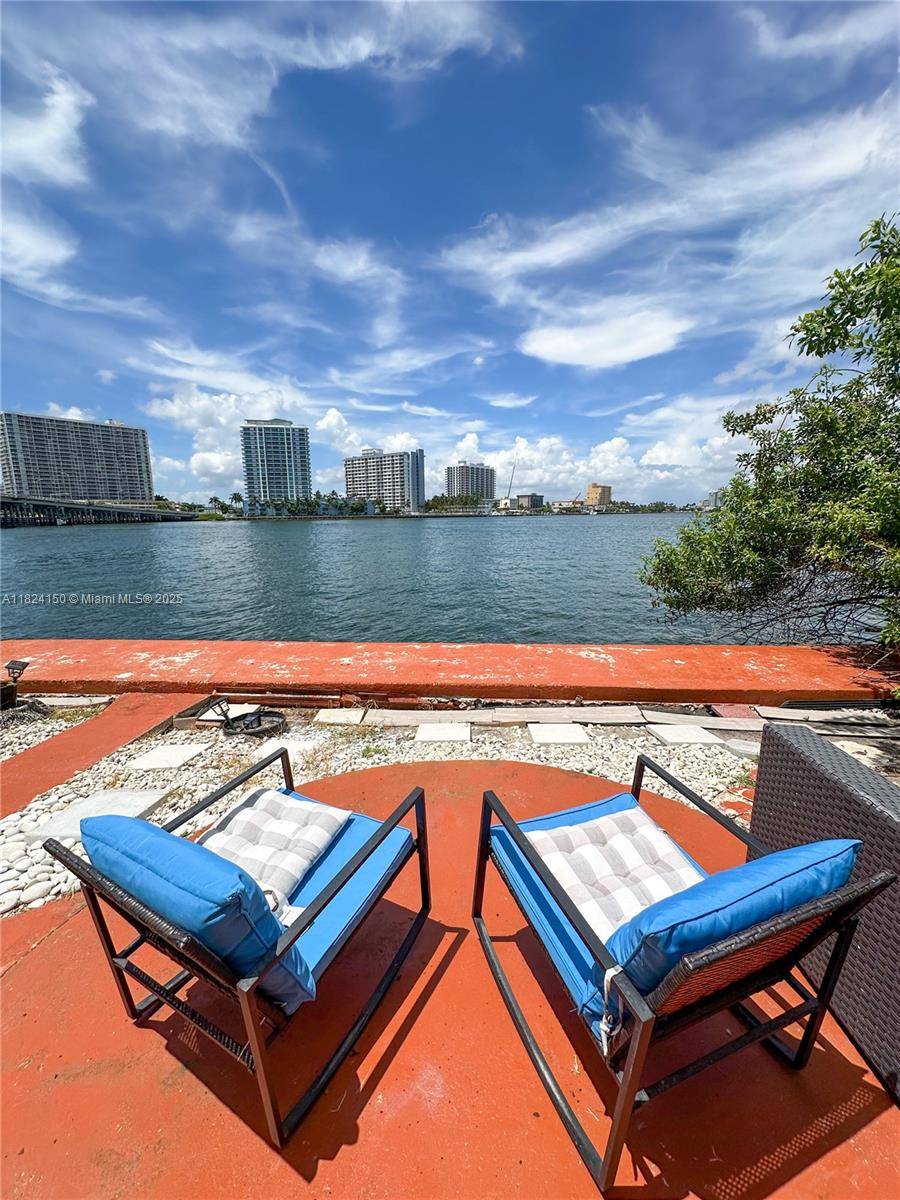 2140 Bay Dr #3, Miami Beach, FL 33141