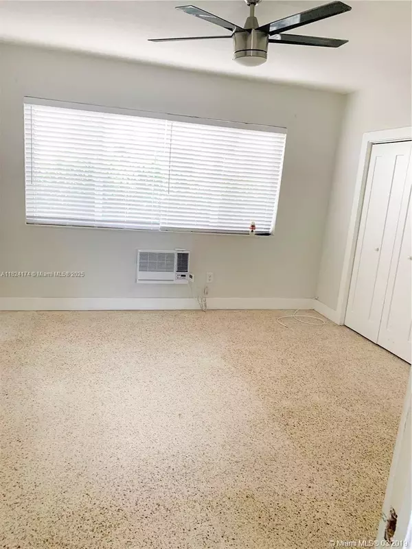 Miami Beach, FL 33141,805 81st St #2