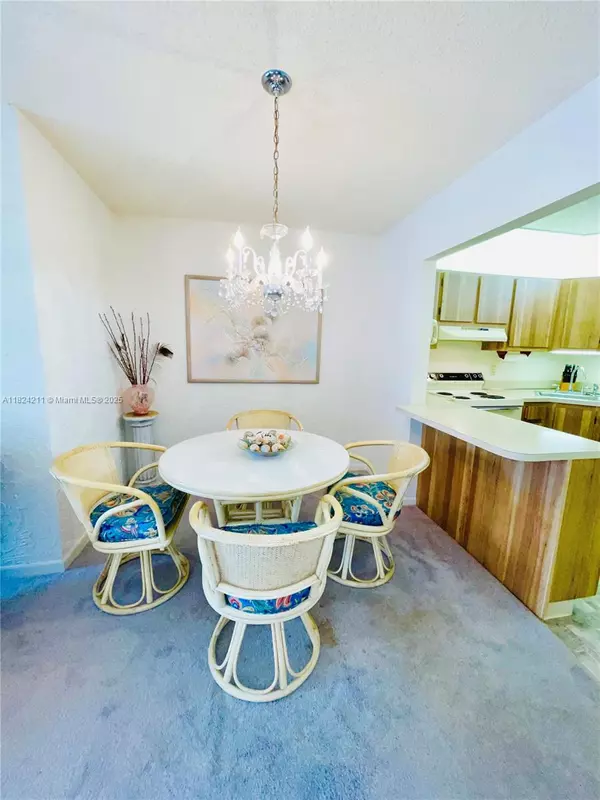 Green Acres, FL 33463,224 Pine Hov Cir #D-2