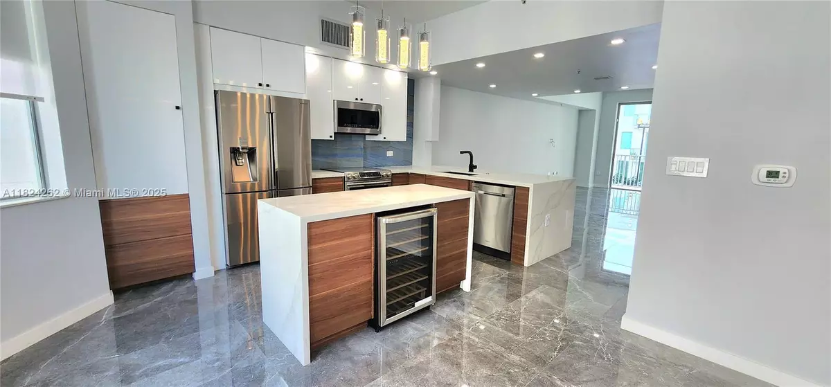 Hollywood, FL 33020,2146 Van Buren St #403