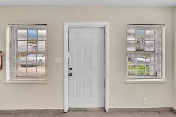 Hollywood, FL 33020,930 N 16th Ave #1