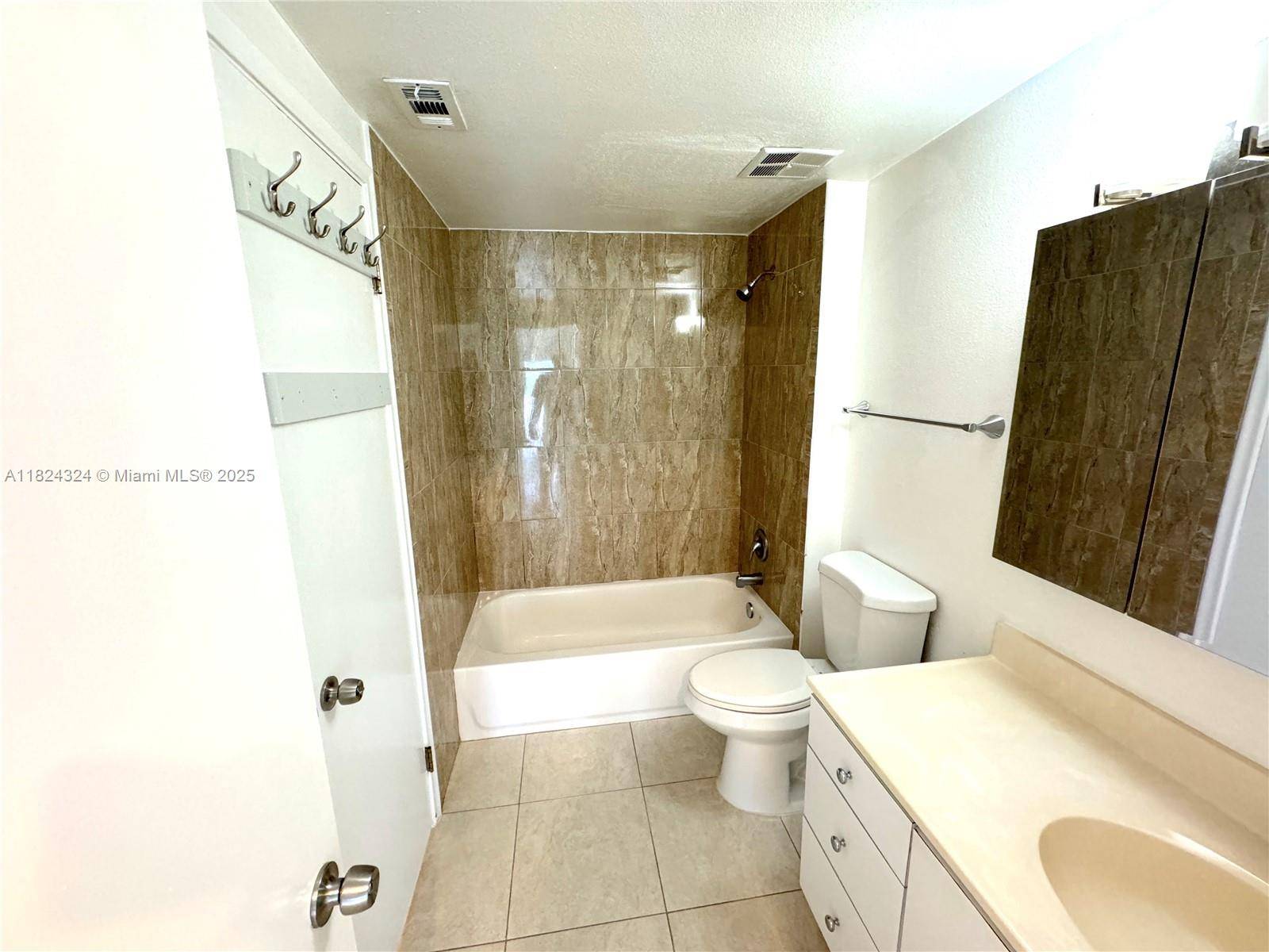 Miami, FL 33143,7900 Camino Cir #305
