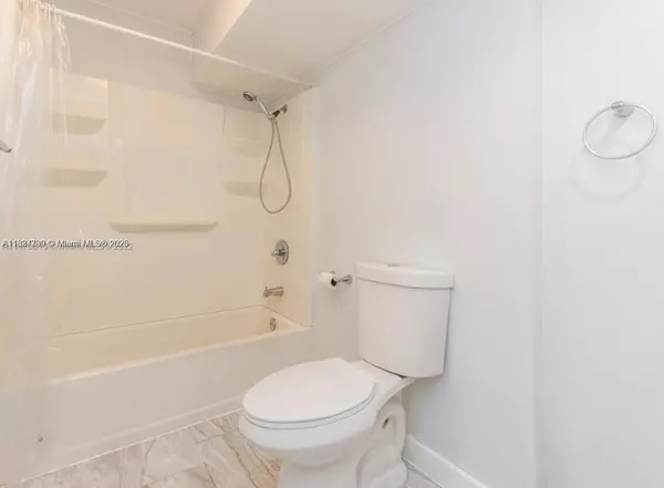 Fort Lauderdale, FL 33308,2175 NE 56th St #106