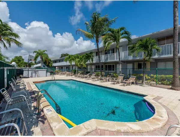 Fort Lauderdale, FL 33308,2175 NE 56th St #106