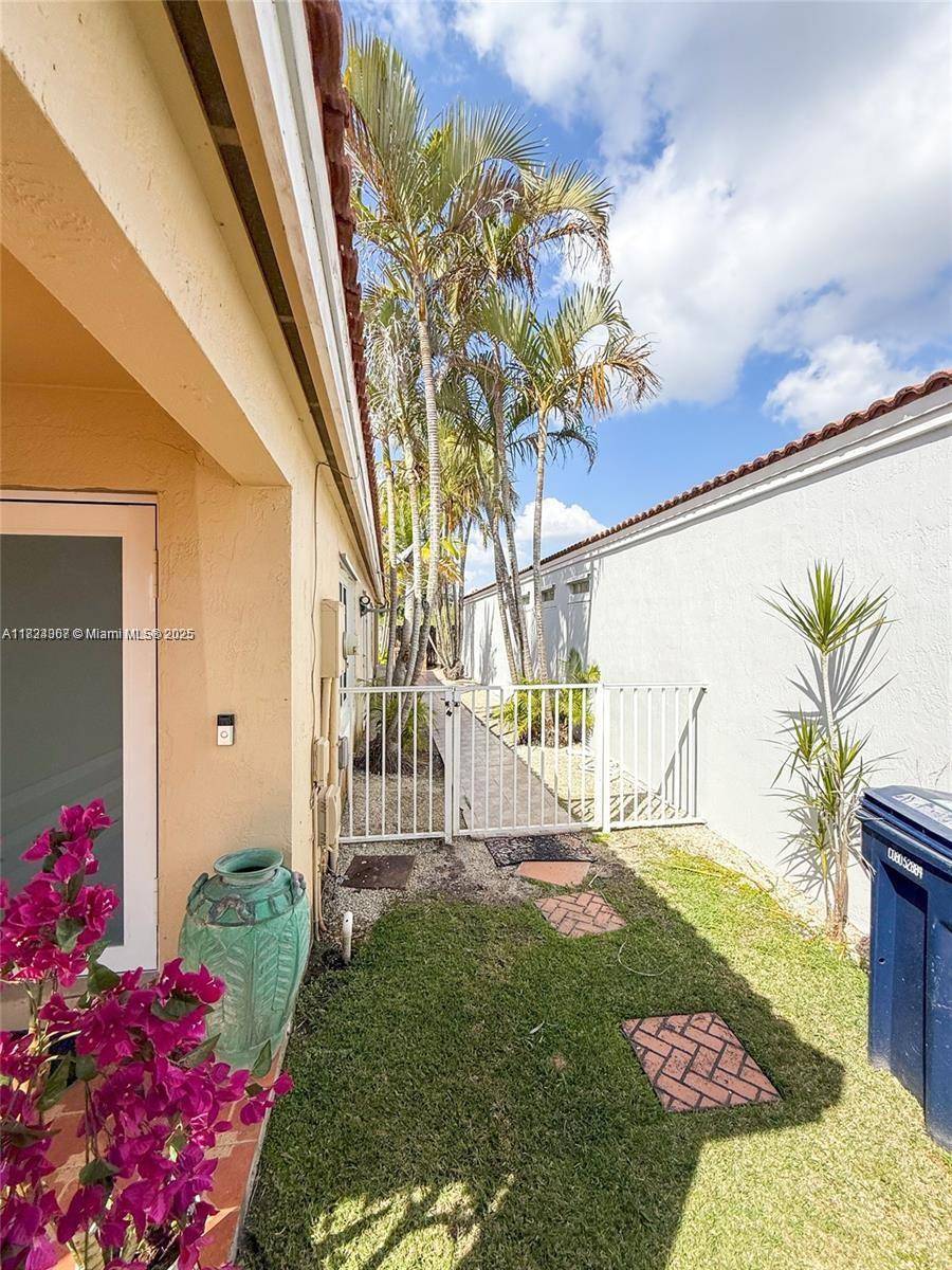 Miami, FL 33177,17482 SW 143rd Pl