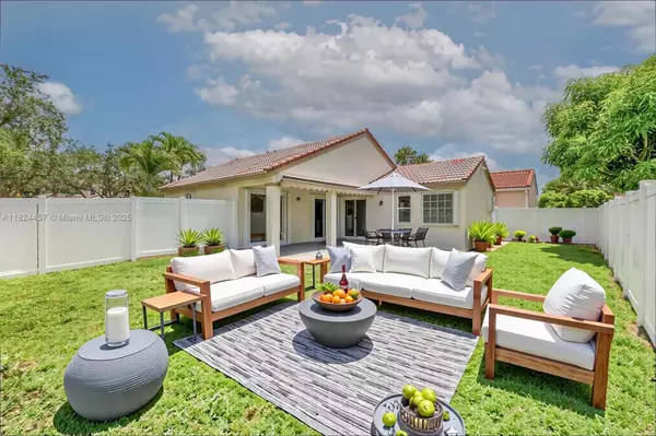 Weston, FL 33326,922 Falling Water Rd