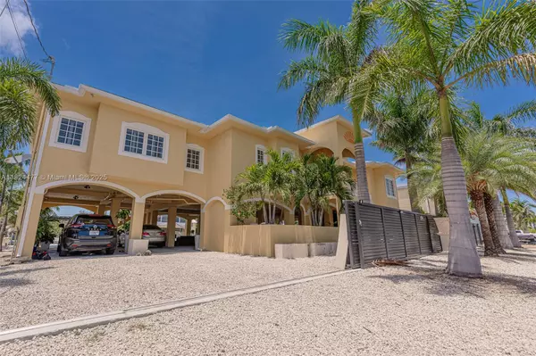 30825 Ortega Ln, Big Pine, FL 33043
