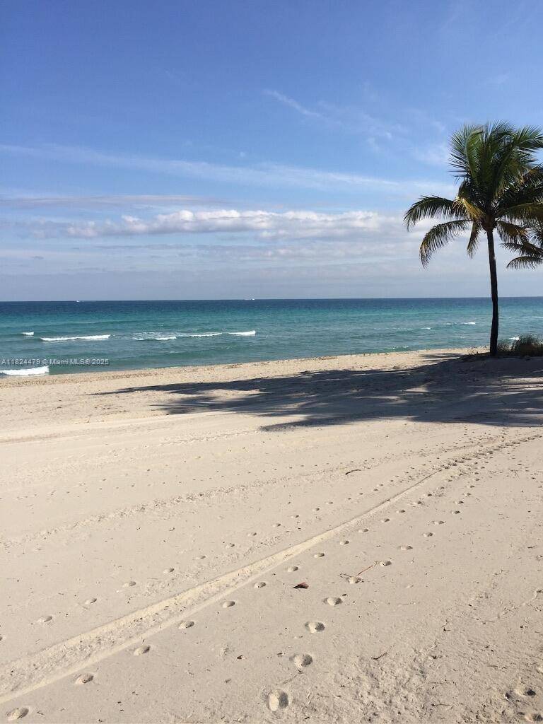Golden Beach, FL 33160,625 Ocean Blvd
