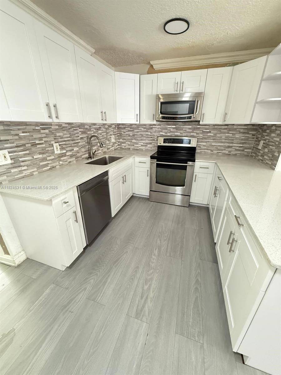 Dania Beach, FL 33314,4361 SW 49th Ct