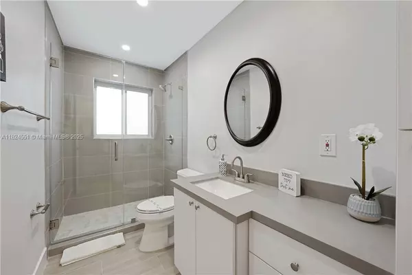 Miami, FL 33173,6863 SW 104th Ct