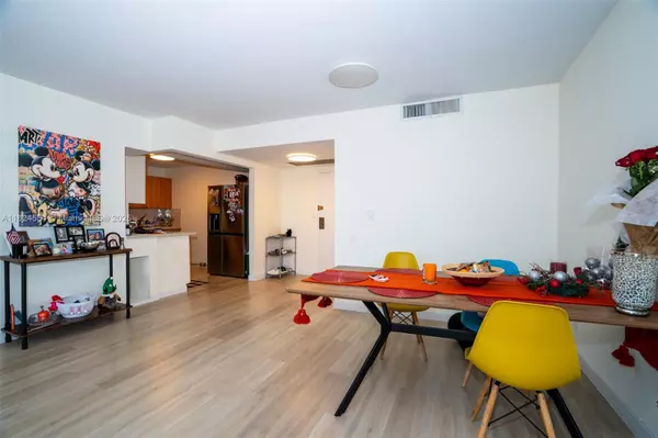 Hallandale Beach, FL 33009,2500 Parkview #2020