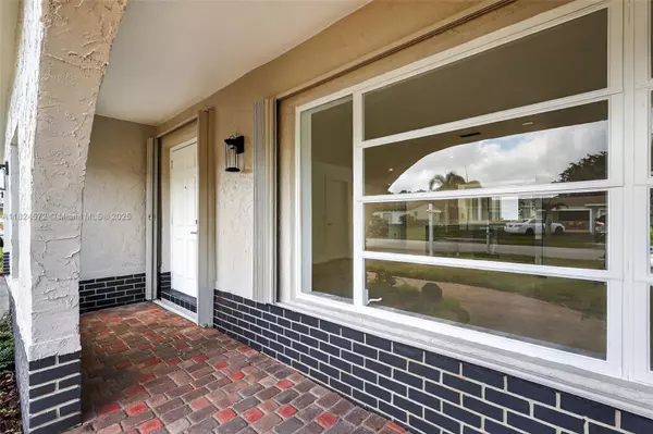 Pembroke Pines, FL 33024,8850 NW 3rd St