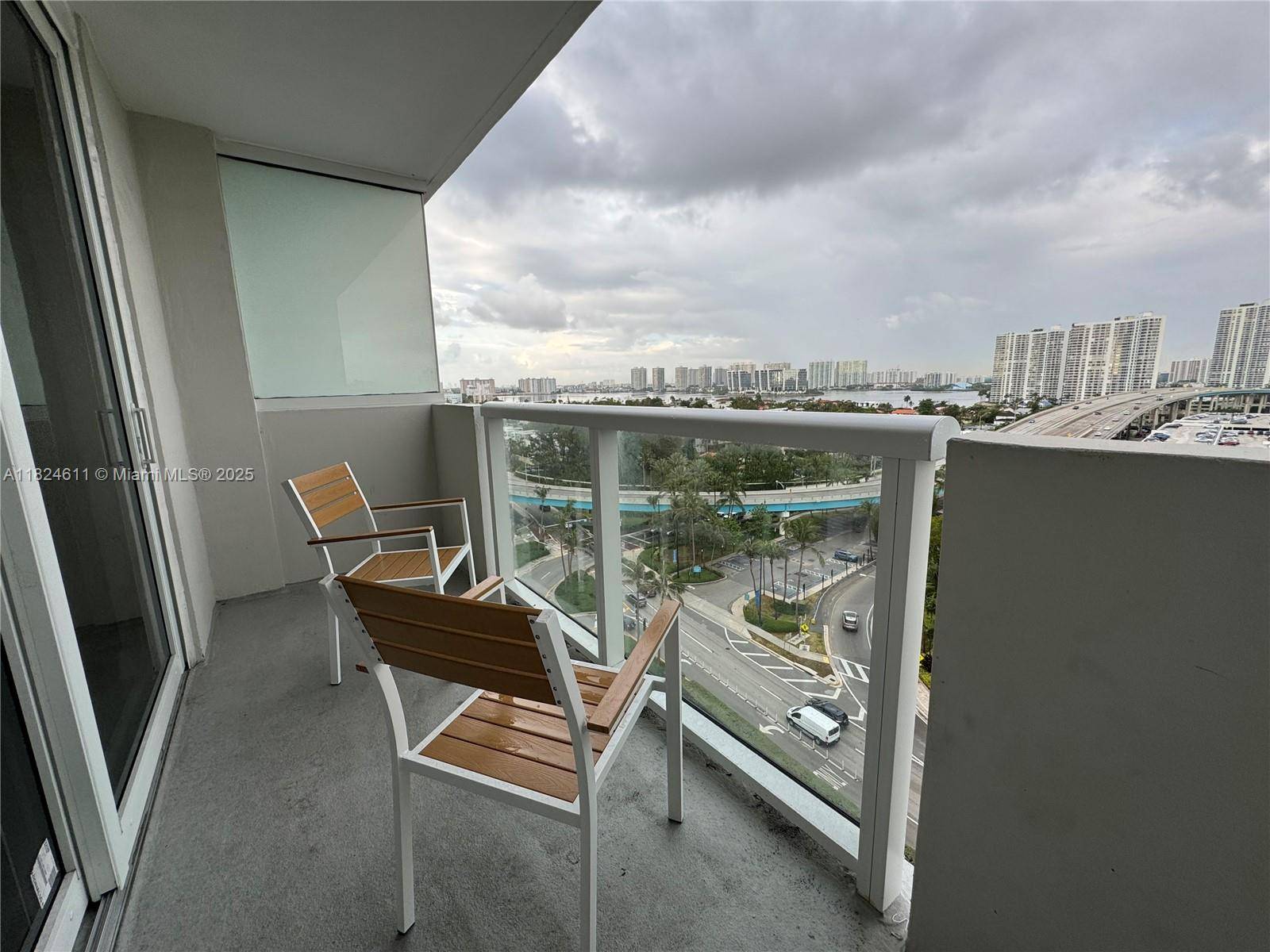 Sunny Isles Beach, FL 33160,19201 Collins Ave #1137