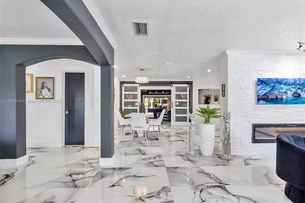 Miami, FL 33186,12121 SW 107th St