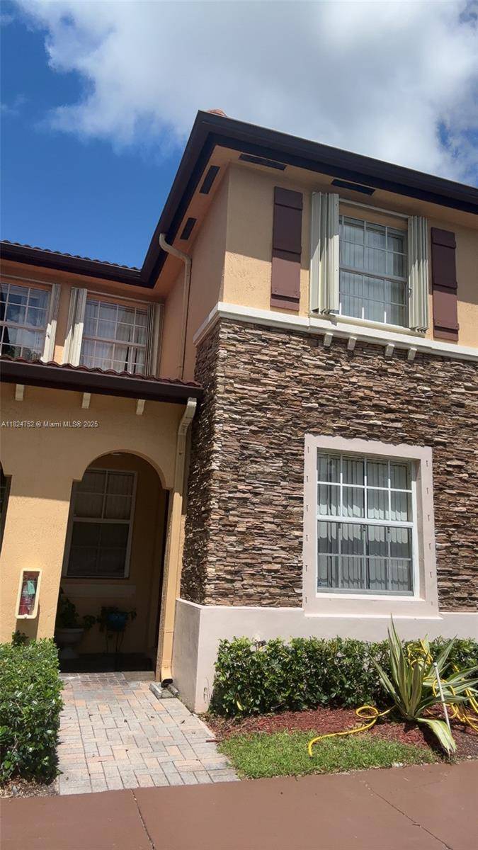 Homestead, FL 33033