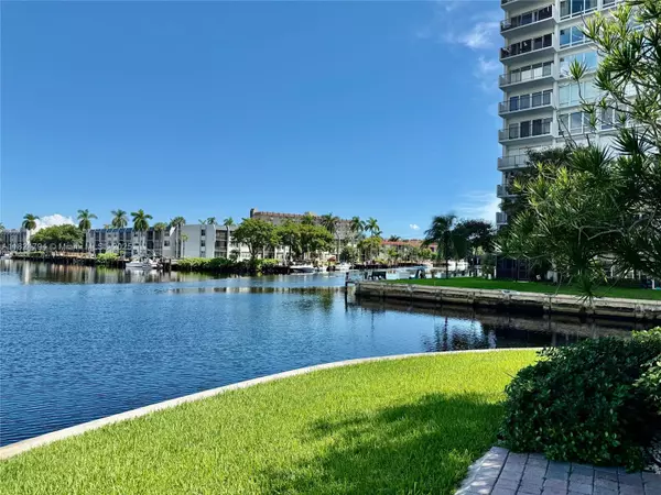 930 SE 9th Ave #11, Pompano Beach, FL 33060