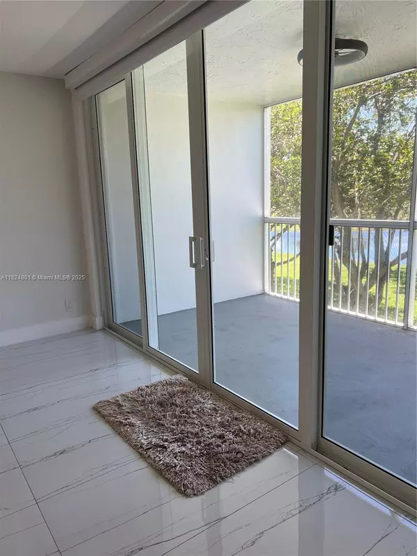 Pompano Beach, FL 33069,3090 N Course Dr #311