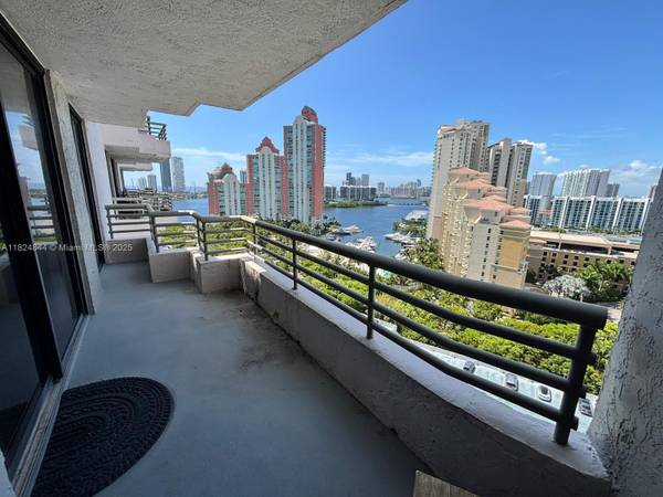 Aventura, FL 33180,3300 NE 191st St #1915