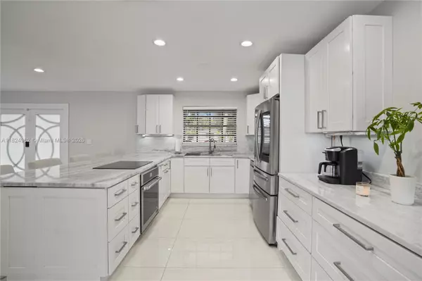 Hollywood, FL 33023,5613 Madison St