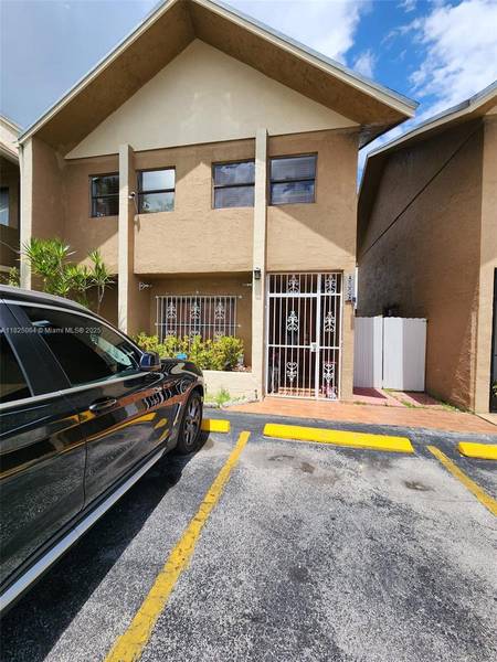 5328 W 26th Ave #112, Hialeah, FL 33016