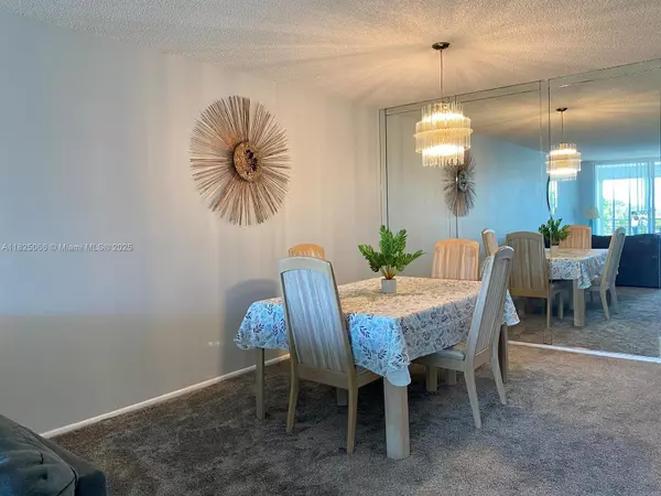 Pompano Beach, FL 33069,535 Oaks Dr #504