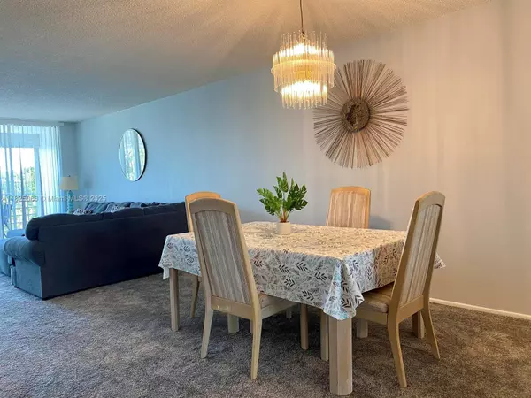 Pompano Beach, FL 33069,535 Oaks Dr #504