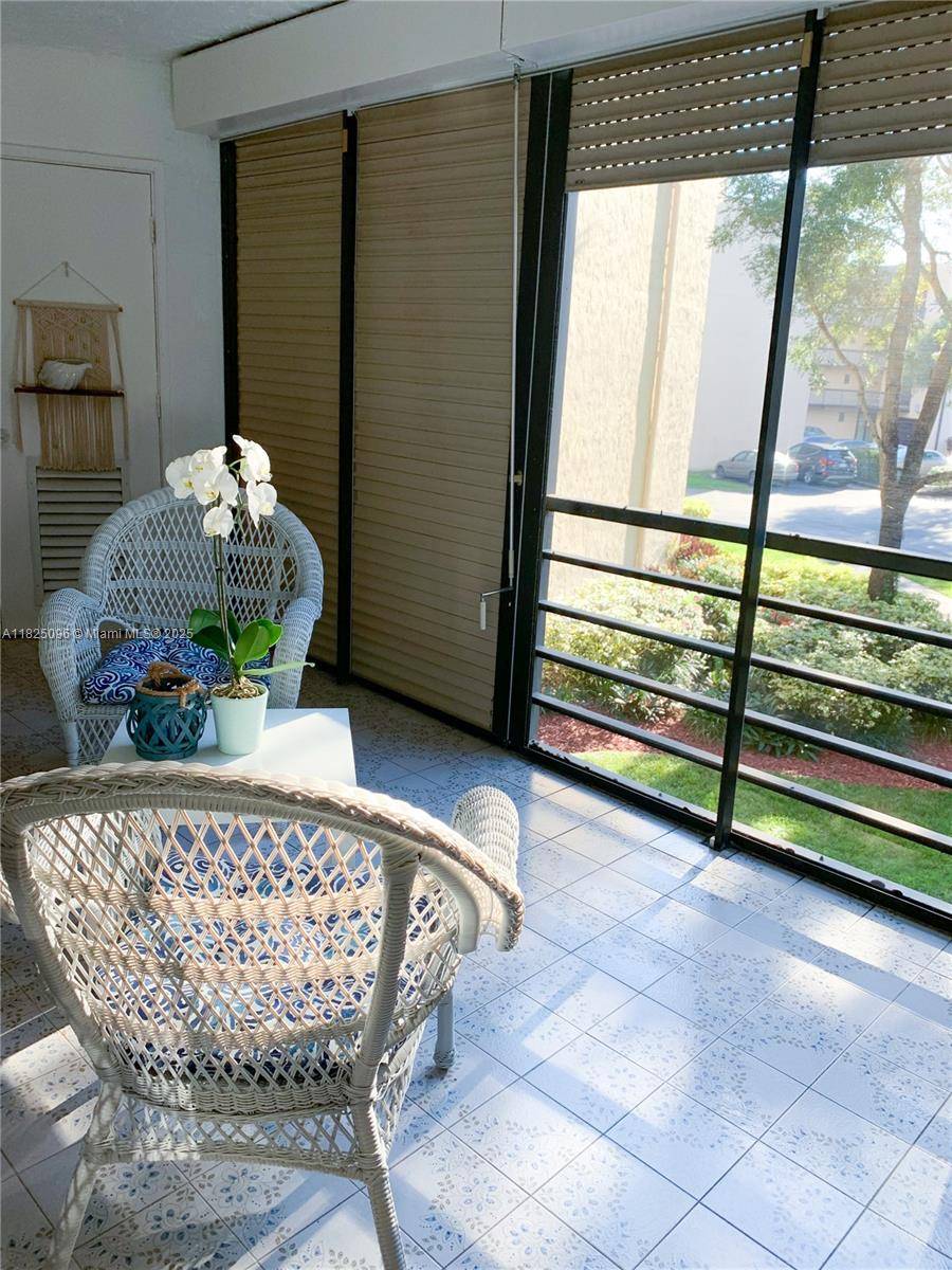 Plantation, FL 33317,6555 W Broward Blvd #208