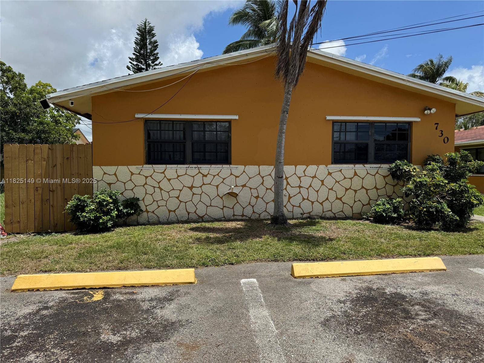 Hallandale Beach, FL 33009,730 SW 7th St #2