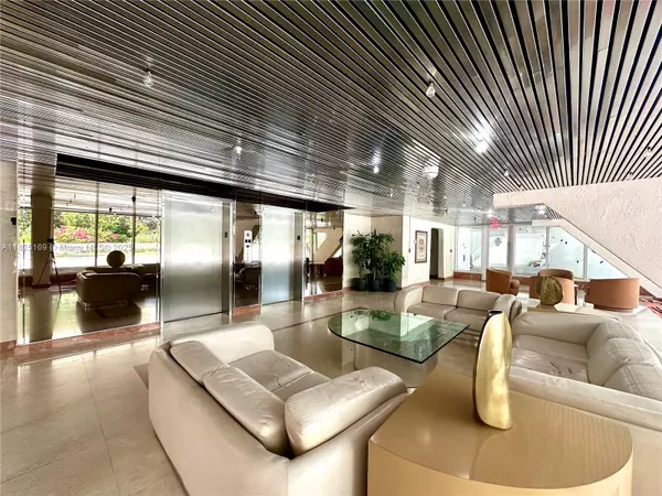Sunny Isles Beach, FL 33160,15645 Collins Ave #706