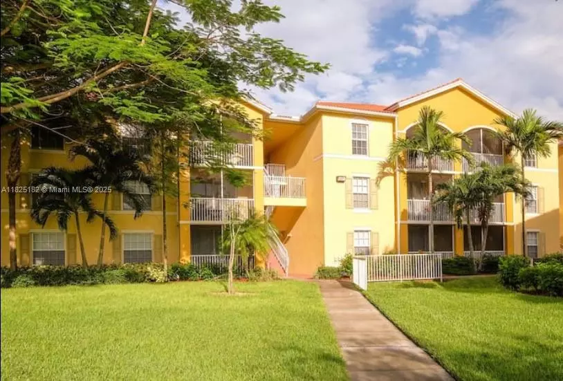 Fort Myers, FL 33901,4149 RESIDENCE DR. #801