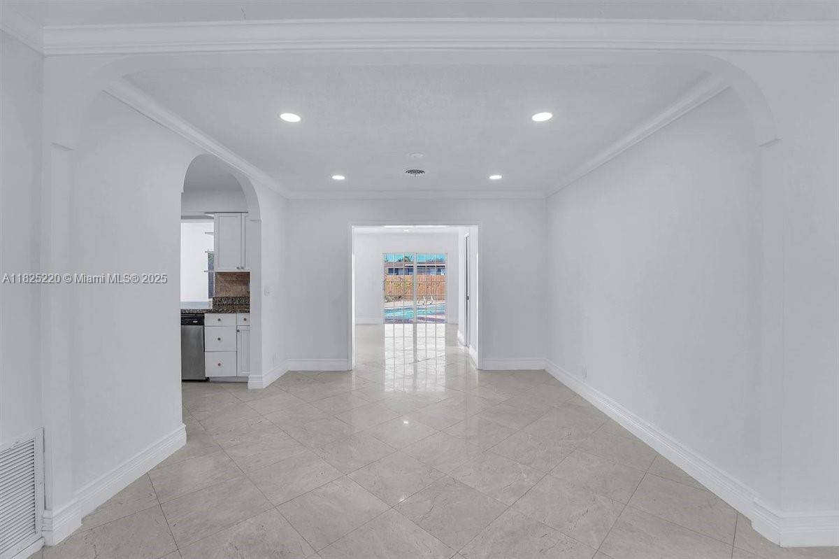 Hollywood, FL 33021,2005 N 36th Ave