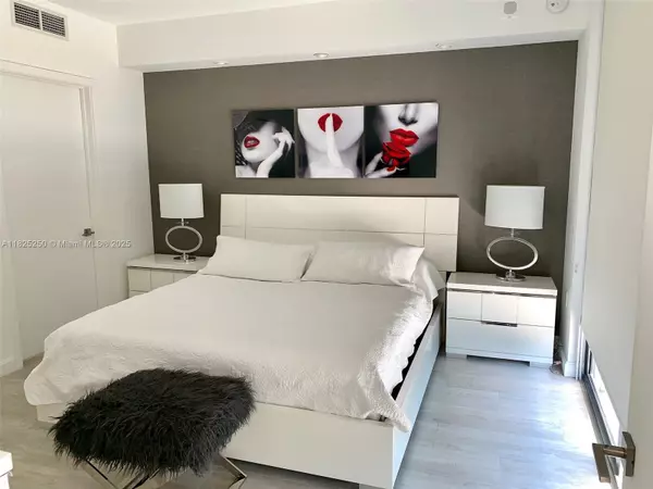 Miami, FL 33130,55 SW 9th St #2706