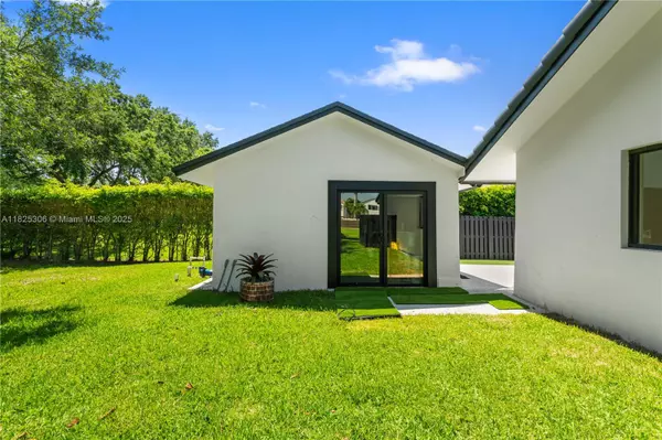 Southwest Ranches, FL 33331,5020 Hawkhurst Ave