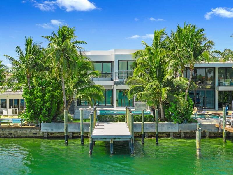 1311 Stillwater Dr, Miami Beach, FL 33141