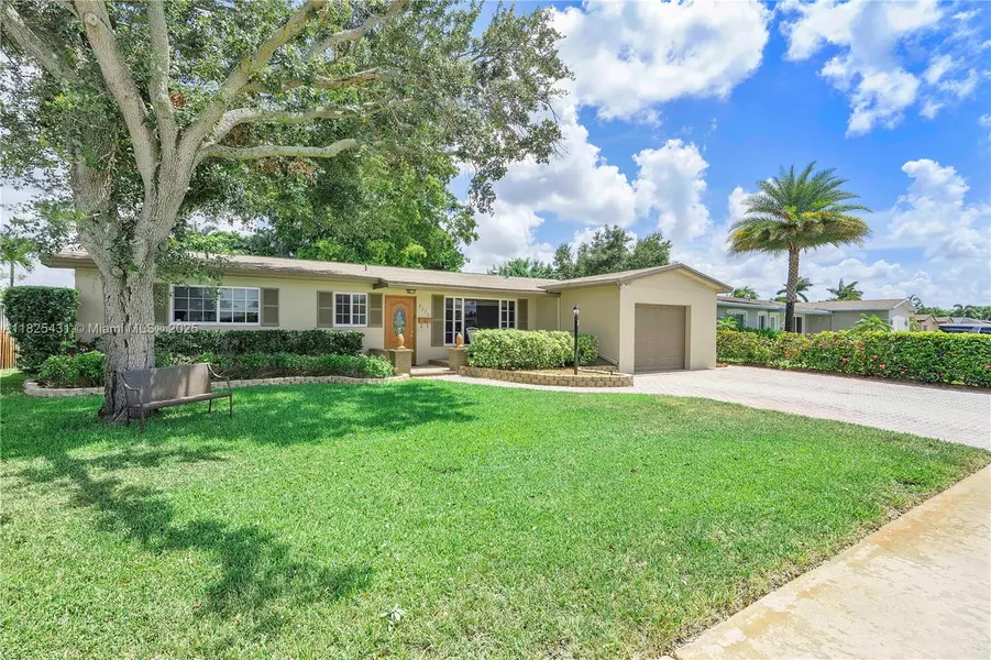 8220 NW 24th Ct, Pembroke Pines, FL 33024