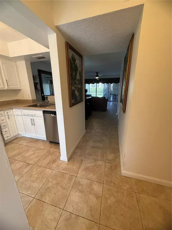 Deerfield Beach, FL 33442,2371 SW 15th St #101