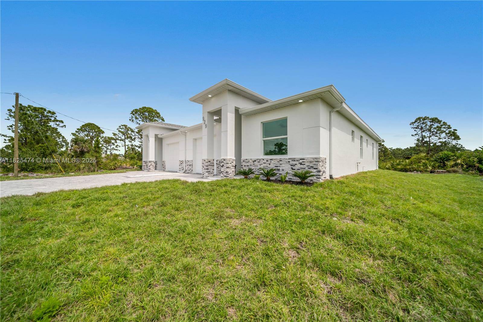 Lehigh Acres, FL 33974,424-426 GRANT BLVD